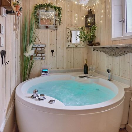 Appart Aix Sauna Jacuzzi Balneo Spa Privatifs Hyper Centre Historique Cour Interieur Aix-en-Provence Exterior photo